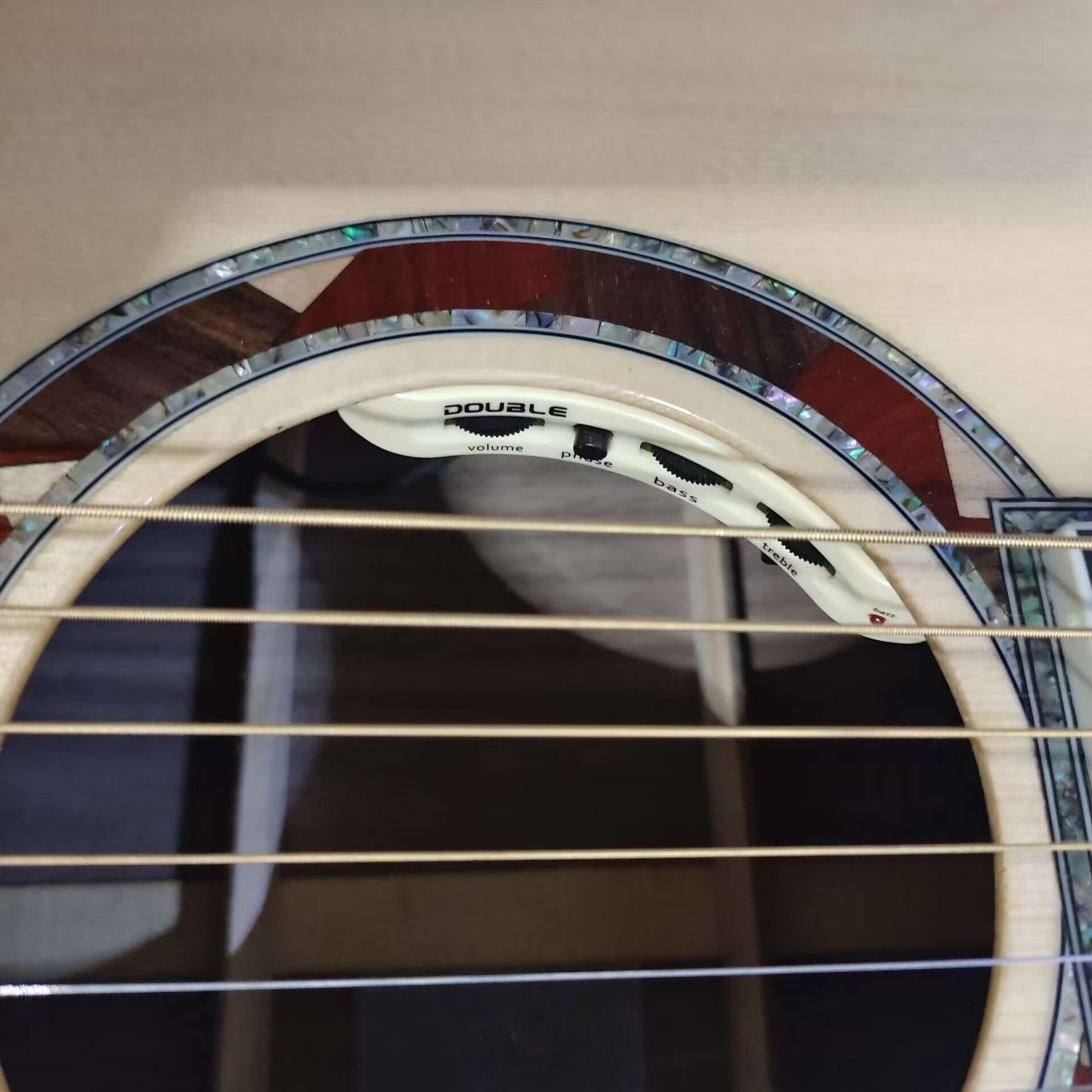 Byron Custom Folk scoop Cutaway Armrest Guitar, dreadnought full size