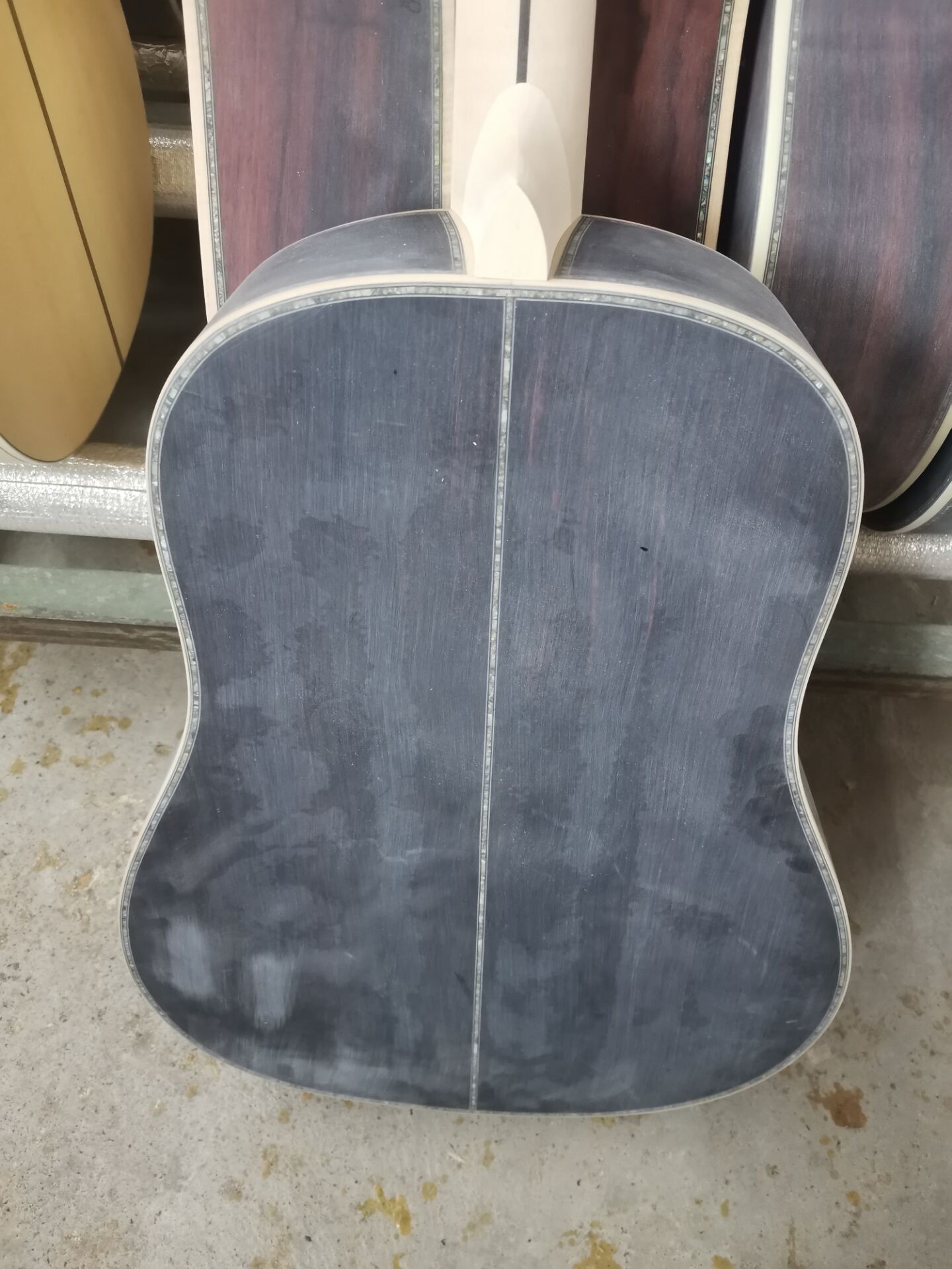 slope-Shoulder-Naturblond-Folk-Gitarre mit Schlitzkopf, handgefertigt – Die klassische Schönheit
