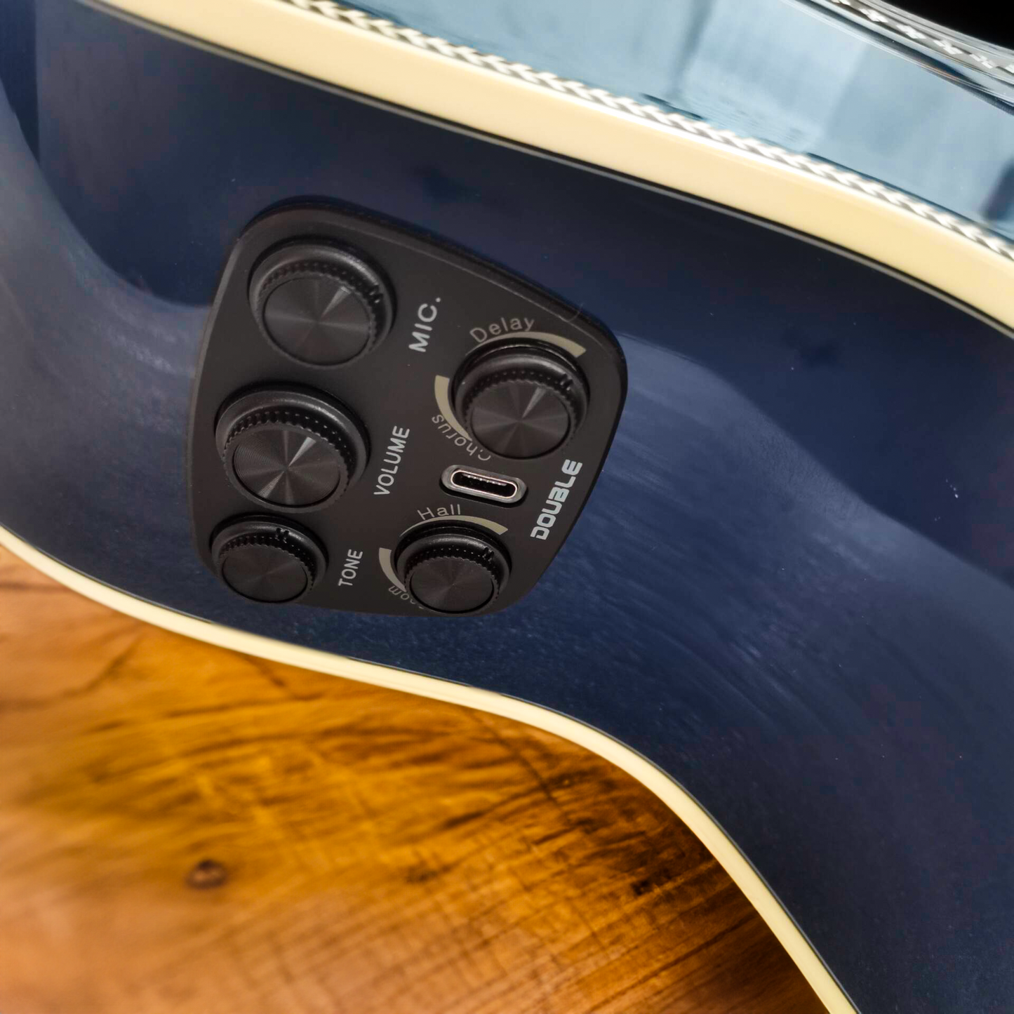 Midnight Melody Die Navy Blue OM komplett massive Custom Byron Gitarre