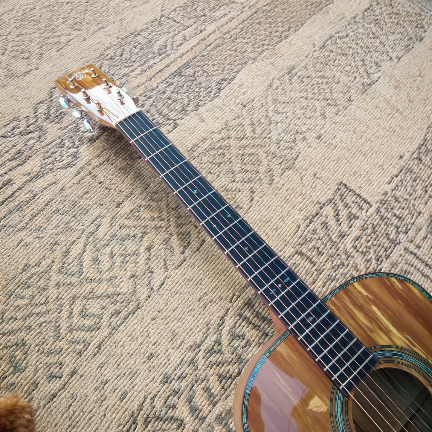 Byron Handmade All-Solid Apple Wood OM Acoustic Guitar – 39"