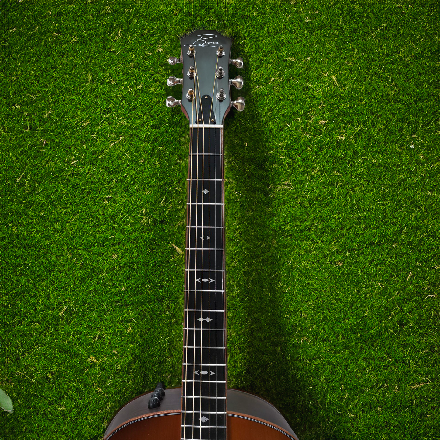 Byron Premium Gitarre: Slope Shoulder Modell