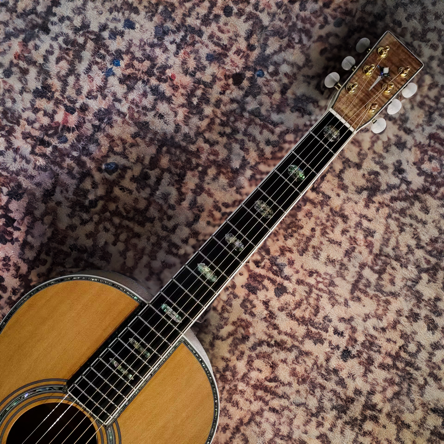 Linkshänder OOO45 Parlor-Gitarre aus Flamm-Ahorn, 12 Bünde, Linkshändermodell