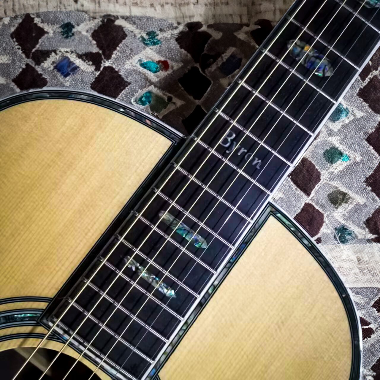 Byron 6-String Parlor Guitar with Open Headstock BY-O28N-S