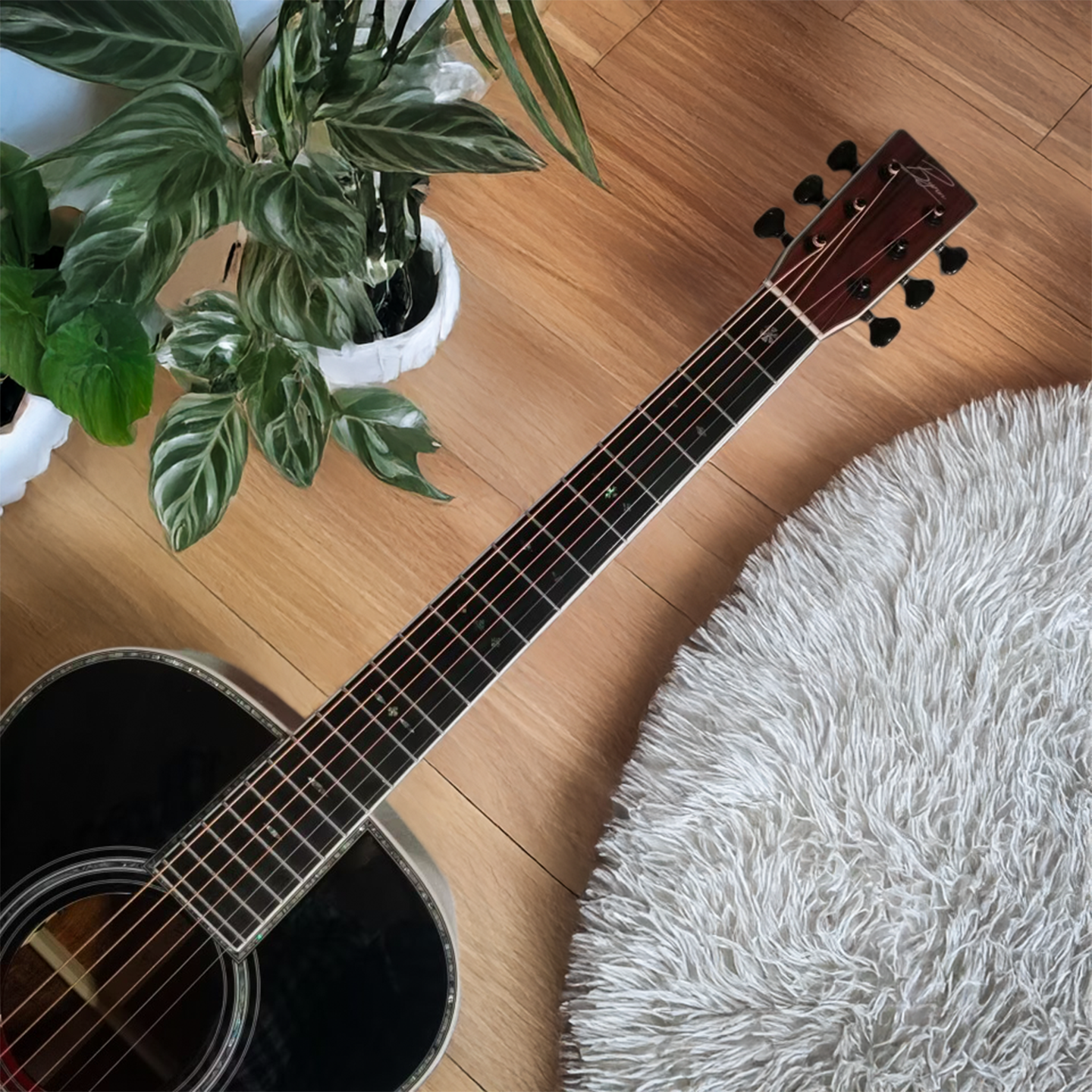Byron Custom OM-Body Vollmassive Gitarre aus dunklem Kirsch-Cocobolo OM45