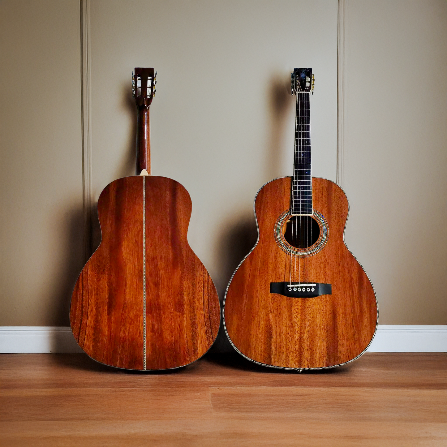 Die Mahagoni-Holz 000 12-Bund Akustik-E-Gitarre – komplett massiv aus honduranischem Holz