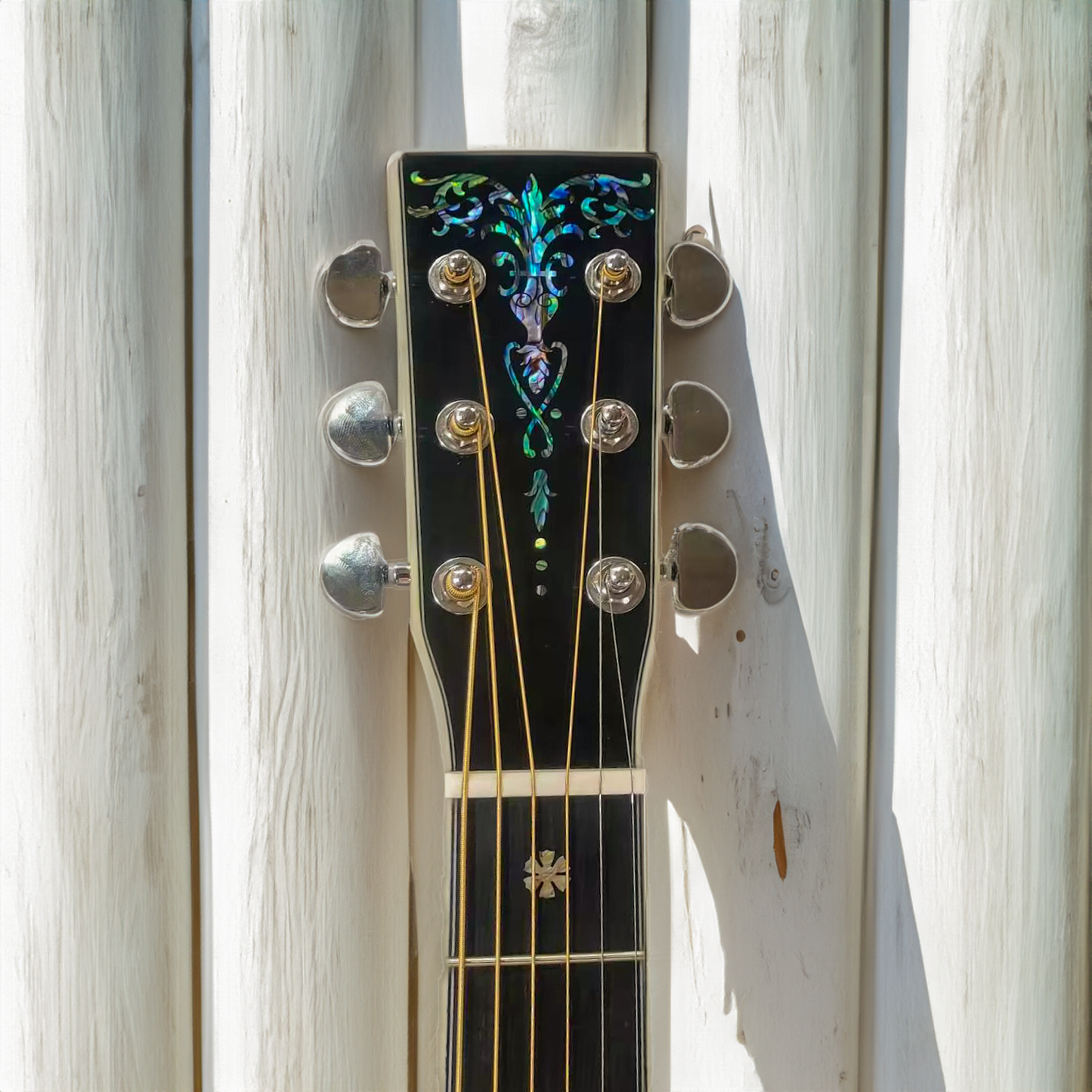 Midnight Melody Die Navy Blue OM komplett massive Custom Byron Gitarre