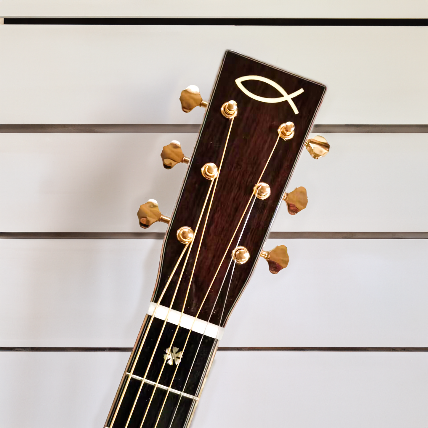 Dunkelbraune Burst OM Custom Akustik-E-Gitarre Byron