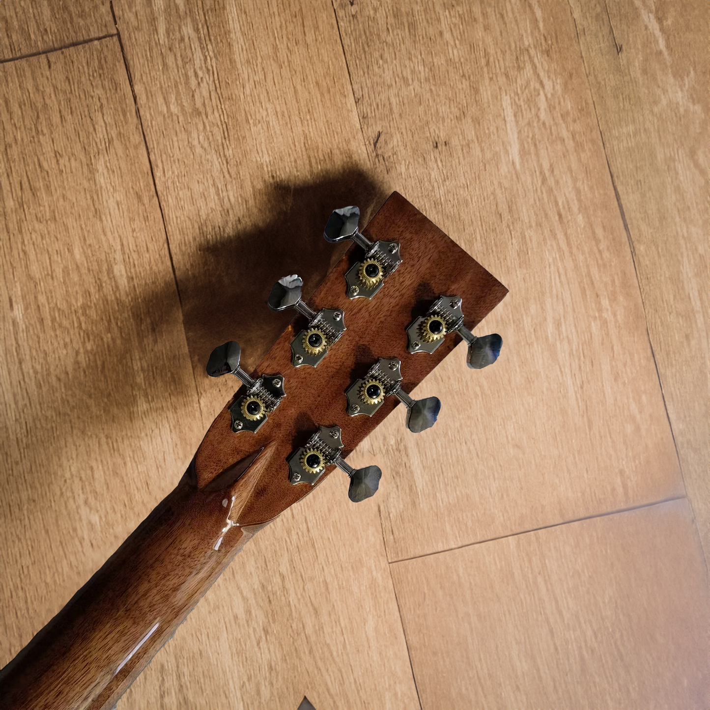 Byron OM Cutaway Gitarre mit AAA Sitka-Fichtendecke Fingerstyle BY-OM28C