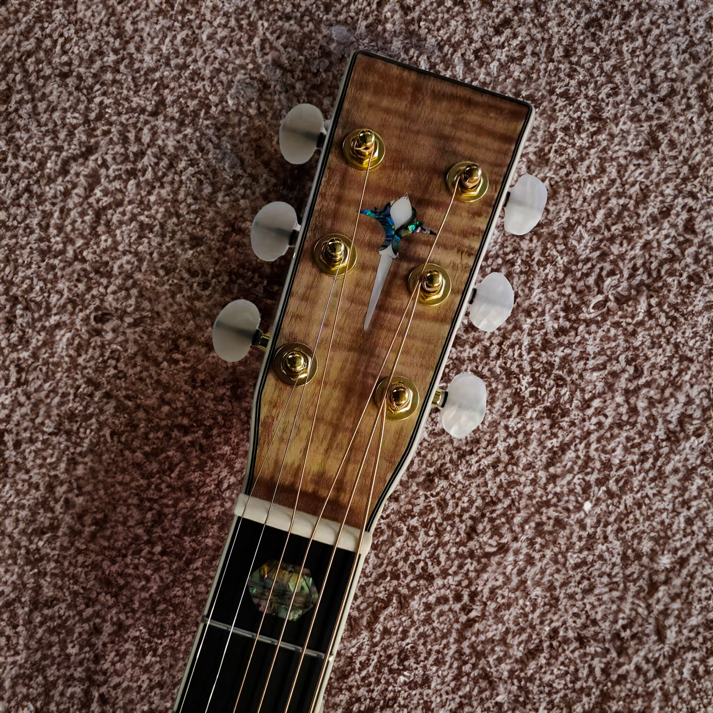 Linkshänder OOO45 Parlor-Gitarre aus Flamm-Ahorn, 12 Bünde, Linkshändermodell