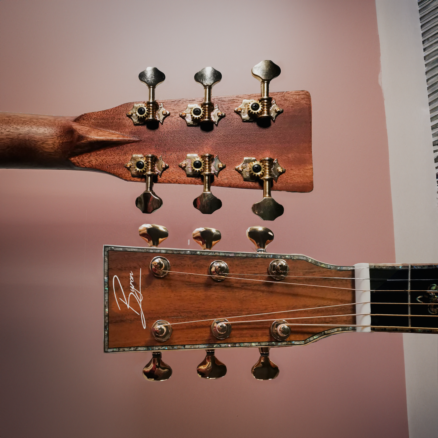 The Beauty Koa: Handgefertigte OOO-Gitarre aus massivem Koa