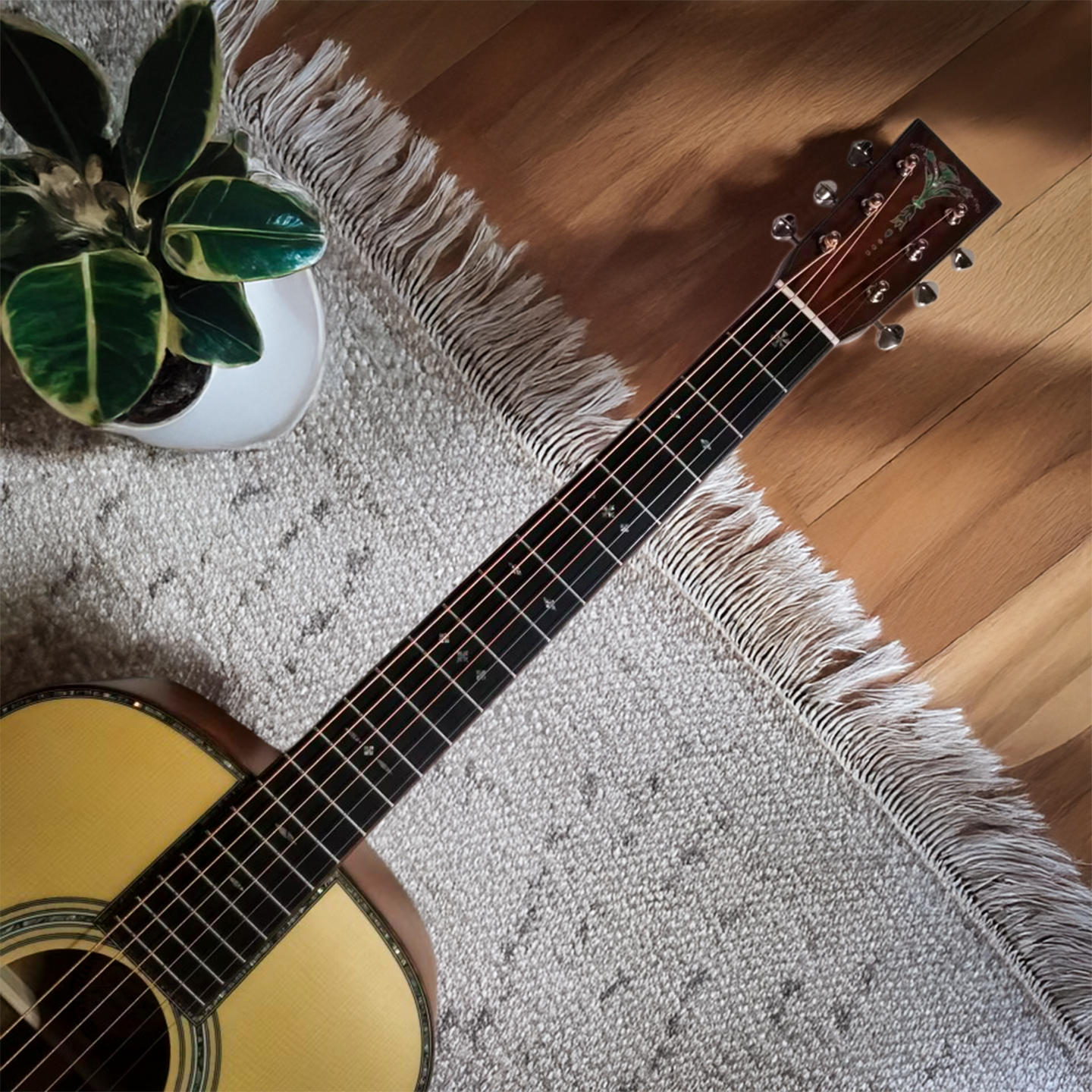 Byron Custom OM-Body All Solid Wood Guitar with Adirondack & Koa