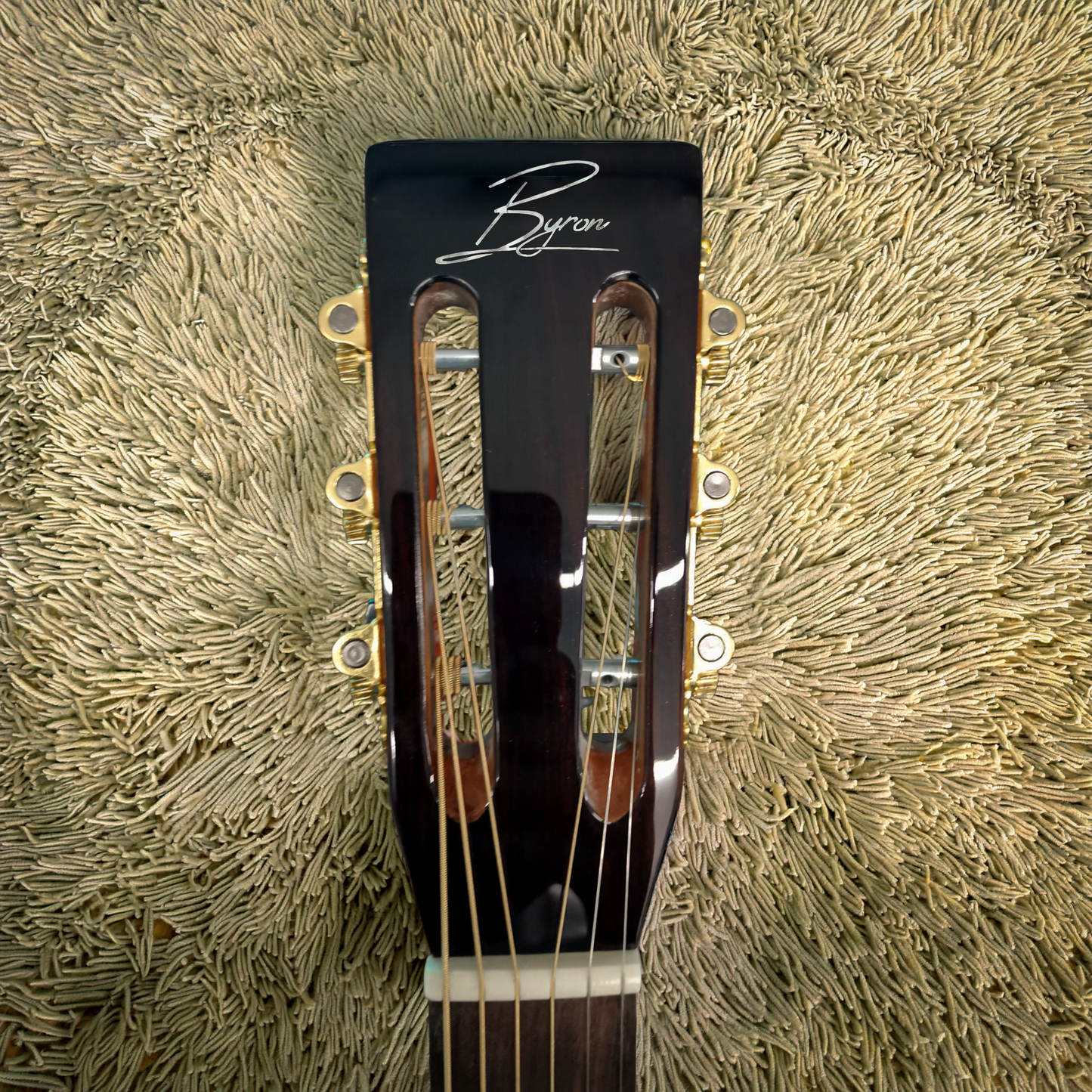 Byron J45 Style Slope Shoulder 12-Fret Acoustic Guitar