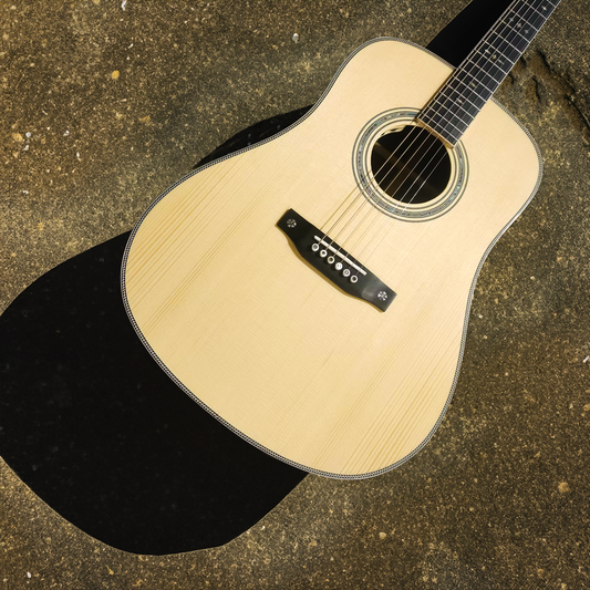 Die Natural Byron Custom D42 Style vollmassive Akustikgitarre mit Gotoh-Stimmmechaniken