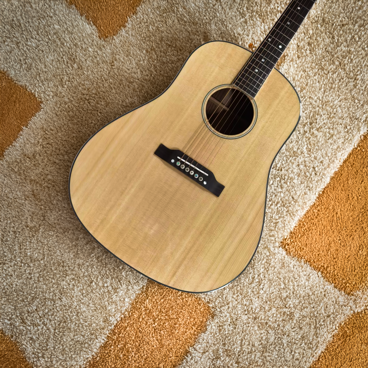 Byron J45 Type Rounded Shoulders Solid Acoustic Guitar