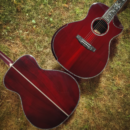 Byron Custom Dreadnought Scoop Body Gitarre mit massivem Koa & kirschrotem Finish