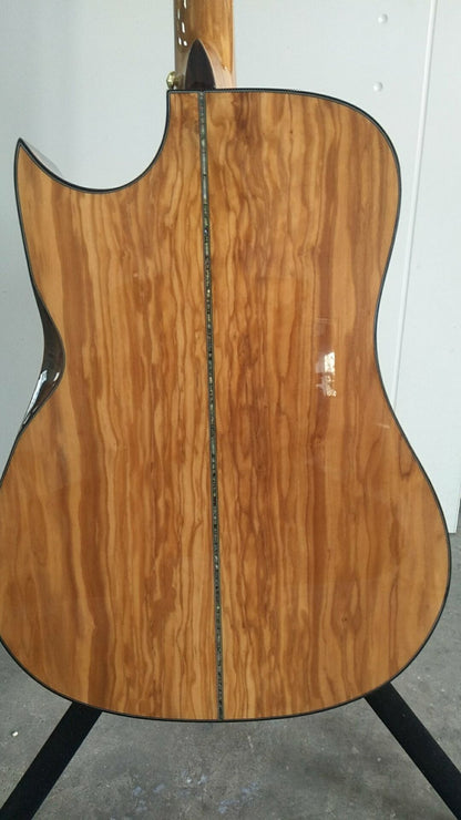 C-Custom-C Olivewood. guitar with hardcase